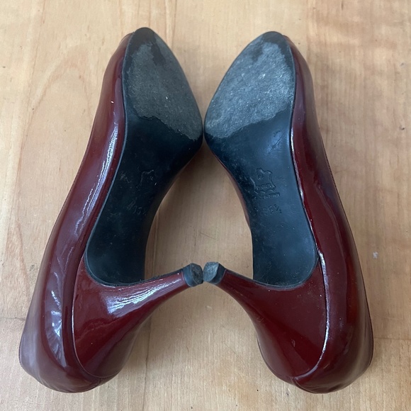 Magrit patent leather peep toe pumps - Picture 9 of 10